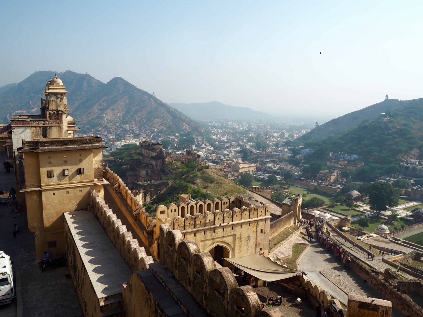 Best Day Trips from Jaipur by Taxi – Explore Nearby Hidden Gems